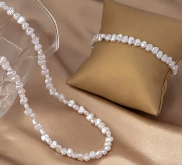 White Pearl Necklace - Image 3